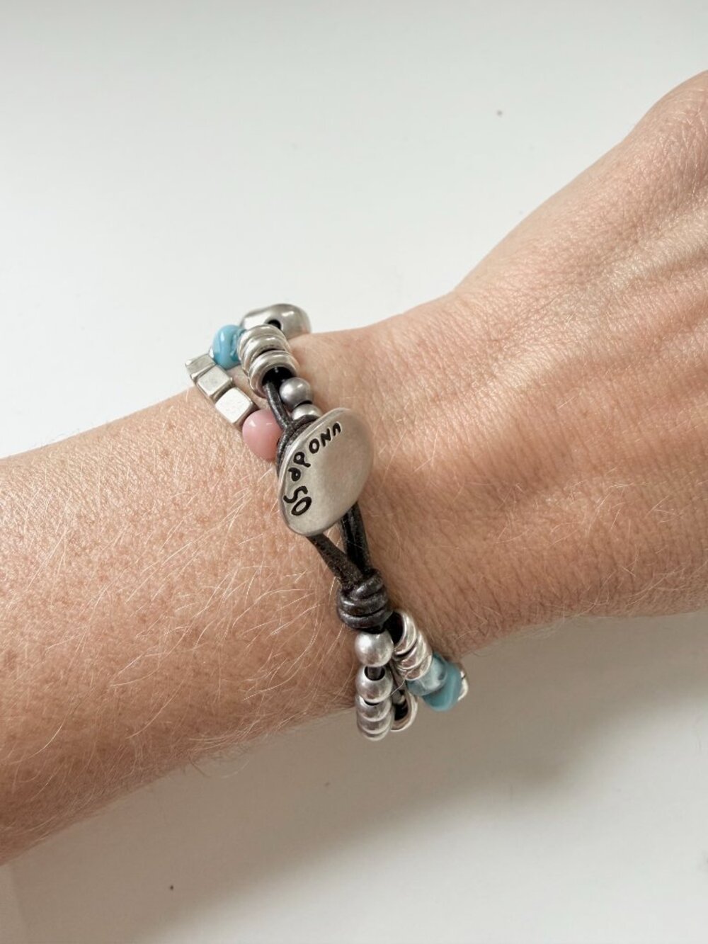 Uno De 50 Beaded Silver Bracelet with Multicolor glass beads - Picture 3 of 4